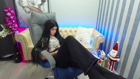 Snapshot of luckyrebel_ chatting on 01.18.25 Monika online show from 01.18.25