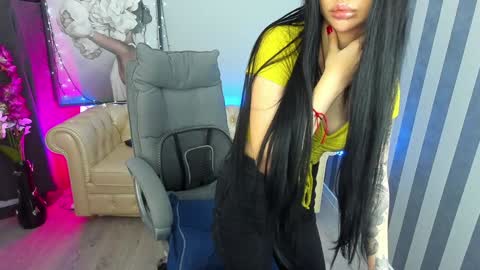 Snapshot of luckyrebel_ chatting on 01.21.25 Monika online show from 01.21.25