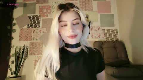 Snapshot of luckysapphire777 chatting on 05.27.26 luckysapphire777 online show from 05.27.26