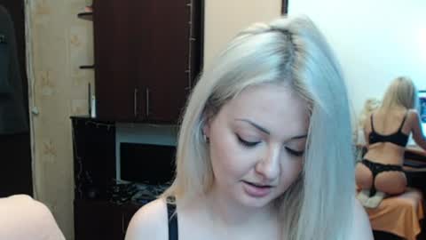 Snapshot of luckyshotgirl chatting on 04.19.26 LuckyShot online show from 04.19.26