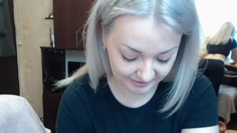 Snapshot of luckyshotgirl chatting on 04.28.26 LuckyShot online show from 04.28.26