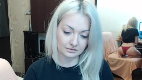 Snapshot of luckyshotgirl chatting on 05.18.26 LuckyShot online show from 05.18.26