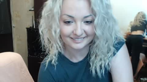 Snapshot of luckyshotgirl chatting on 05.23.26 LuckyShot online show from 05.23.26