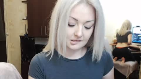 Snapshot of luckyshotgirl chatting on 06.19.26 LuckyShot online show from 06.19.26
