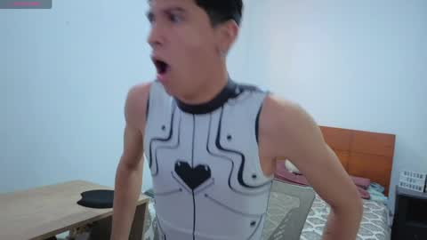 Lu Independent Model online show from 03.29.26