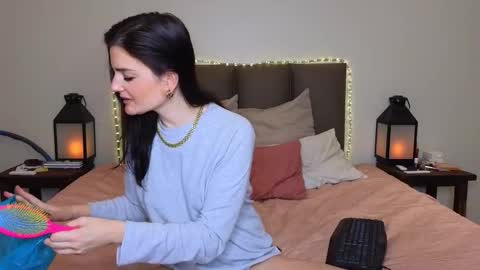 Lucy online show from 11.02.25