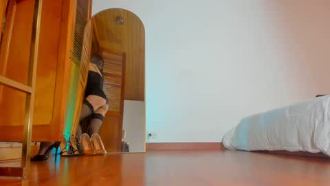 Snapshot of lucy__77 chatting on 12.03.24 Hello my name is Lucy nice to meet you thumb up is important for me kisses online show from 12.03.24