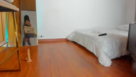 Snapshot of lucy__77 chatting on 12.05.24 Hello my name is Lucy nice to meet you thumb up is important for me kisses online show from 12.05.24