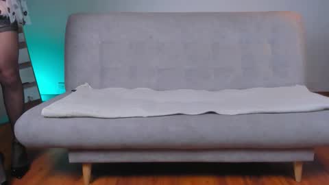 Snapshot of lucy__77 chatting on 09.15.25 Hello my name is Lucy nice to meet you thumb up is important for me kisses online show from 09.15.25