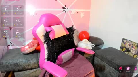 Snapshot of lucy_beatifull chatting on 02.14.25 lucy_beatifull online show from 02.14.25