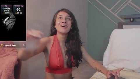 Snapshot of lucy_bluesea chatting on 10.30.25 Lucy Herrera online show from 10.30.25