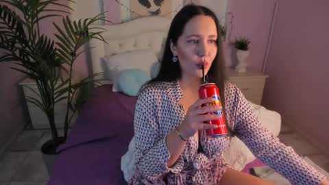 Snapshot of lucy_boobsy chatting on 02.08.25 Laura online show from 02.08.25