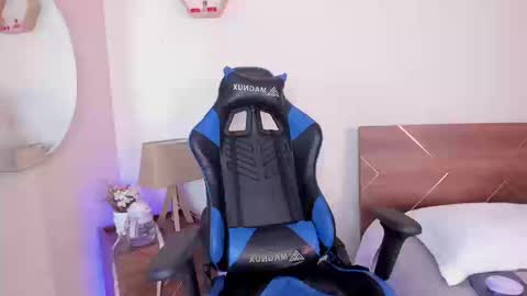 Snapshot of lucy_ferreiraa chatting on 09.23.25 Your Lucy online show from 09.23.25