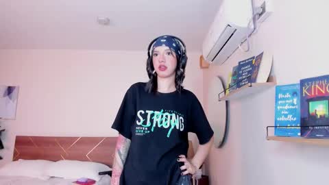 Snapshot of lucy_ferreiraa chatting on 09.25.25 Your Lucy online show from 09.25.25