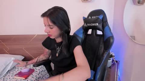 Snapshot of lucy_ferreiraa chatting on 10.18.25 Your Lucy online show from 10.18.25