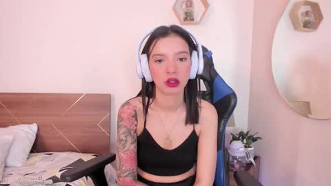 Snapshot of lucy_ferreiraa chatting on 10.24.25 Your Lucy online show from 10.24.25