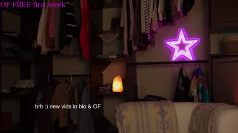Snapshot of lucy_gooosey chatting on 01.04.25 Lucy. online show from 01.04.25
