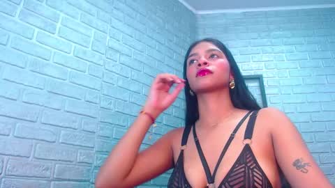 IM LUCY online show from 09.10.25