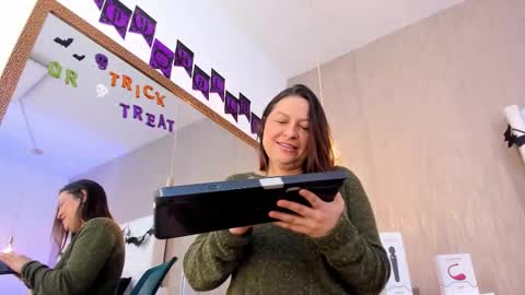 Lucy online show from 10.22.25