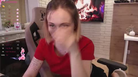 Snapshot of lucy_mirror chatting on 10.10.25 Lucy online show from 10.10.25