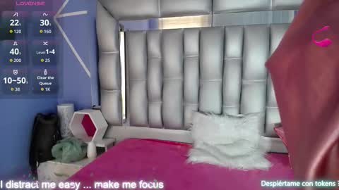 Snapshot of lucy_ny chatting on 10.03.25  SleepyAbuela online show from 10.03.25