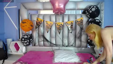 Snapshot of lucy_ny chatting on 10.19.25  SleepyAbuela online show from 10.19.25