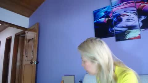  SleepyAbuela online show from 03.17.26