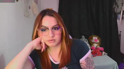 Snapshot of lucycherry__ chatting on 09.24.25 LUCIA online show from 09.24.25