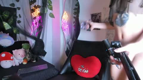 Snapshot of lucyjade2 chatting on 05.25.26 lucyjade2 online show from 05.25.26
