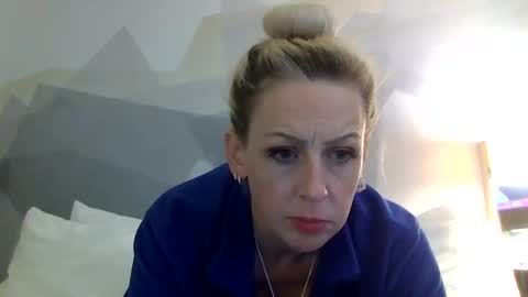 Lucy Loves Lookers online show from 12.05.24