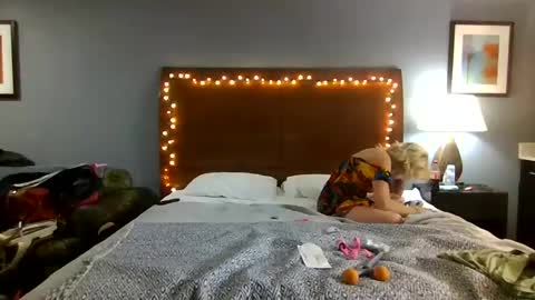 Lucy Loves Lookers online show from 12.06.24