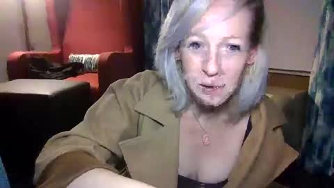 Lucy Loves Lookers online show from 12.19.24