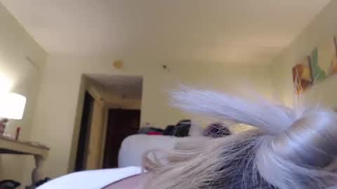 Lucy Loves Lookers online show from 12.25.24