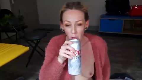 Lucy Loves Lookers online show from 01.01.25