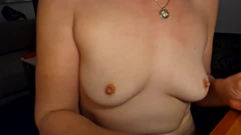 Lucy Loves Lookers online show from 01.08.25