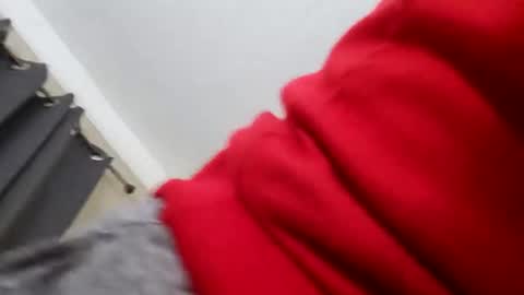 Lucy Loves Lookers online show from 02.04.25