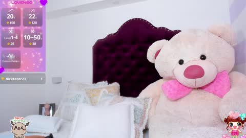 Snapshot of lucyluy chatting on 12.12.24 Instagramlucyluy10 online show from 12.12.24