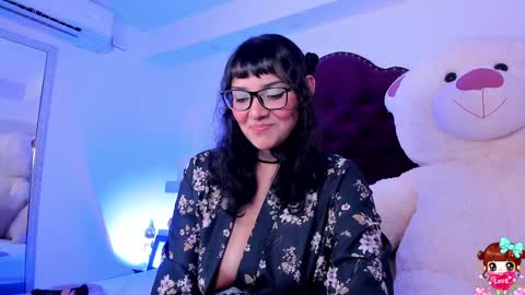 Snapshot of lucyluy chatting on 02.05.25 Instagramlucyluy10 online show from 02.05.25
