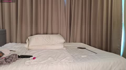 Snapshot of lucynuty chatting on 10.10.25 Love kinky Go here  online show from 10.10.25