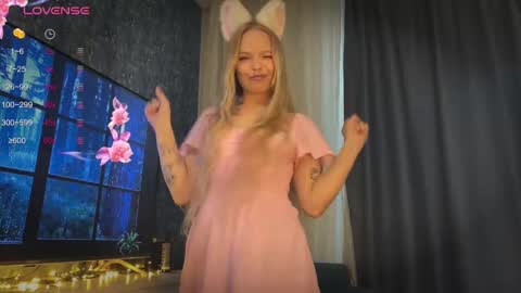 Spider Girl  online show from 10.31.25