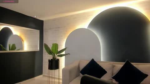 Lucy online show from 10.12.25