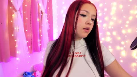 Snapshot of lucyy_peach chatting on 01.19.25 LUCYY FROM HOME online show from 01.19.25