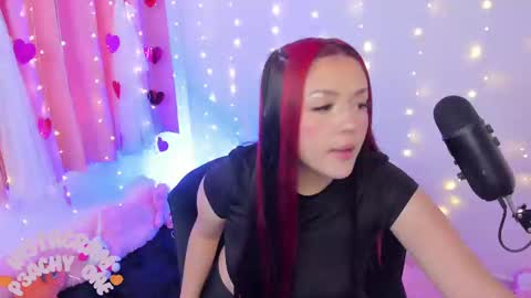 Snapshot of lucyy_peach chatting on 03.08.25 LUCYY FROM HOME online show from 03.08.25