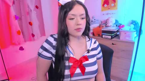 Snapshot of lucyy_peach chatting on 09.20.25 LUCYY FROM HOME online show from 09.20.25