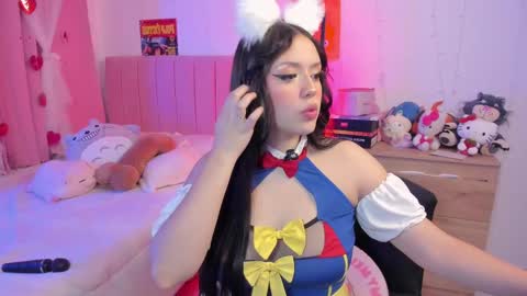 Snapshot of lucyy_peach chatting on 10.12.25 LUCYY FROM HOME online show from 10.12.25