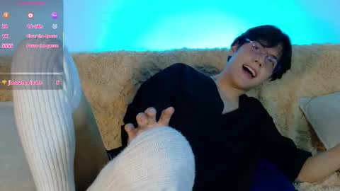 Snapshot of lui_x_dust chatting on 02.21.26 Lui online show from 02.21.26