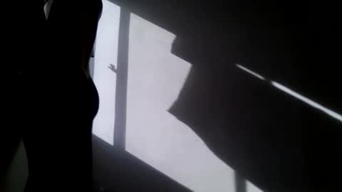 luis2000588392 online show from 10.28.25