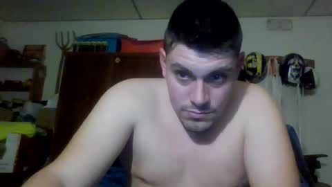 Snapshot of luis2423 chatting on 02.04.25 A slave to the mistress.. un esclavo para las amas dominantes. online show from 02.04.25