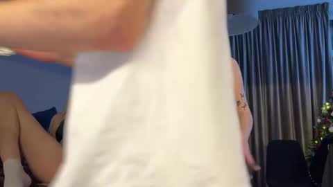 Snapshot of luis7777hui chatting on 01.07.25 Luis and Alina online show from 01.07.25