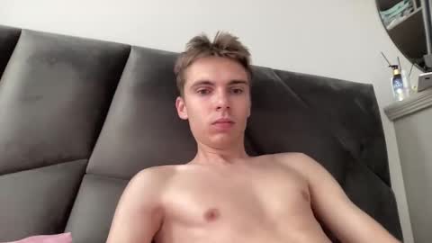 Snapshot of luis_7777 chatting on 10.15.25 Luis online show from 10.15.25